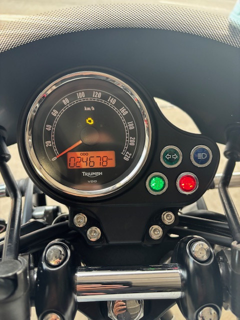 BONNEVILLE 865 - MONTAUBAN